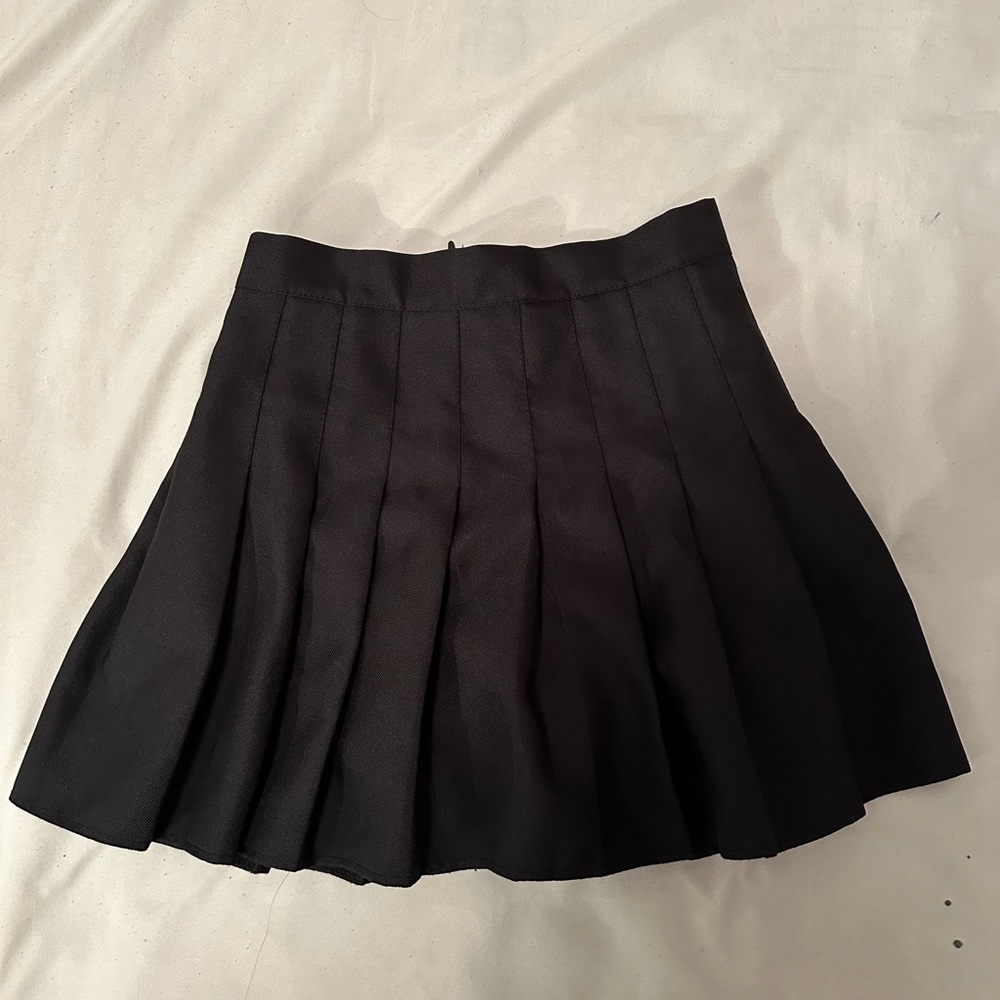 black pleated skirt xs